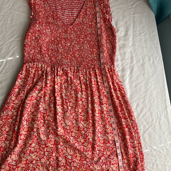 Loft Outlet Red Floral Babydoll dress with ruffled sleeves. Size Medium - Picture 10 of 14